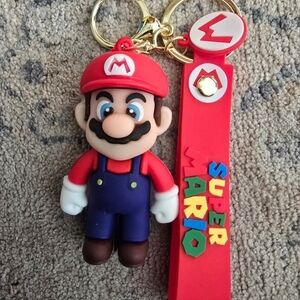 ‎Keychains